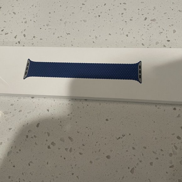 AUTHENTIC APPLE WATCH BAND, BRAIDED SOLO LOOP, 44MM, SZ 8 - Picture 2 of 3